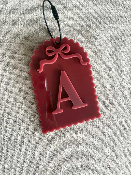 Scallop Bow Initial Keyring